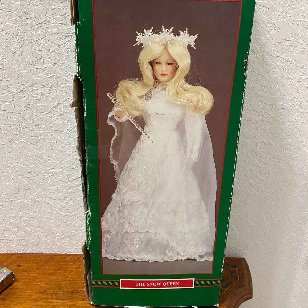 20" 1994 House of Lloyd Private Collection Porcelain Snow Queen Christmas Doll,